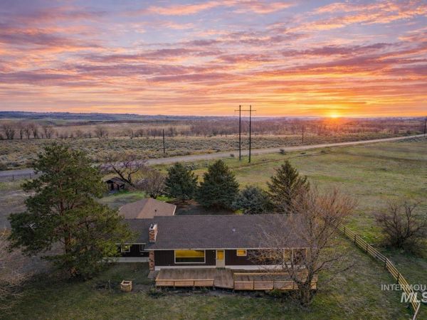 2755 S 900 E, Hagerman, ID 83332