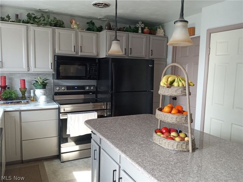 13578 Foxcroft Drive, Garfield Heights, OH 44125 Photo 3