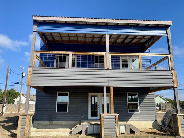 298 Medina, Bandera, TX 78003