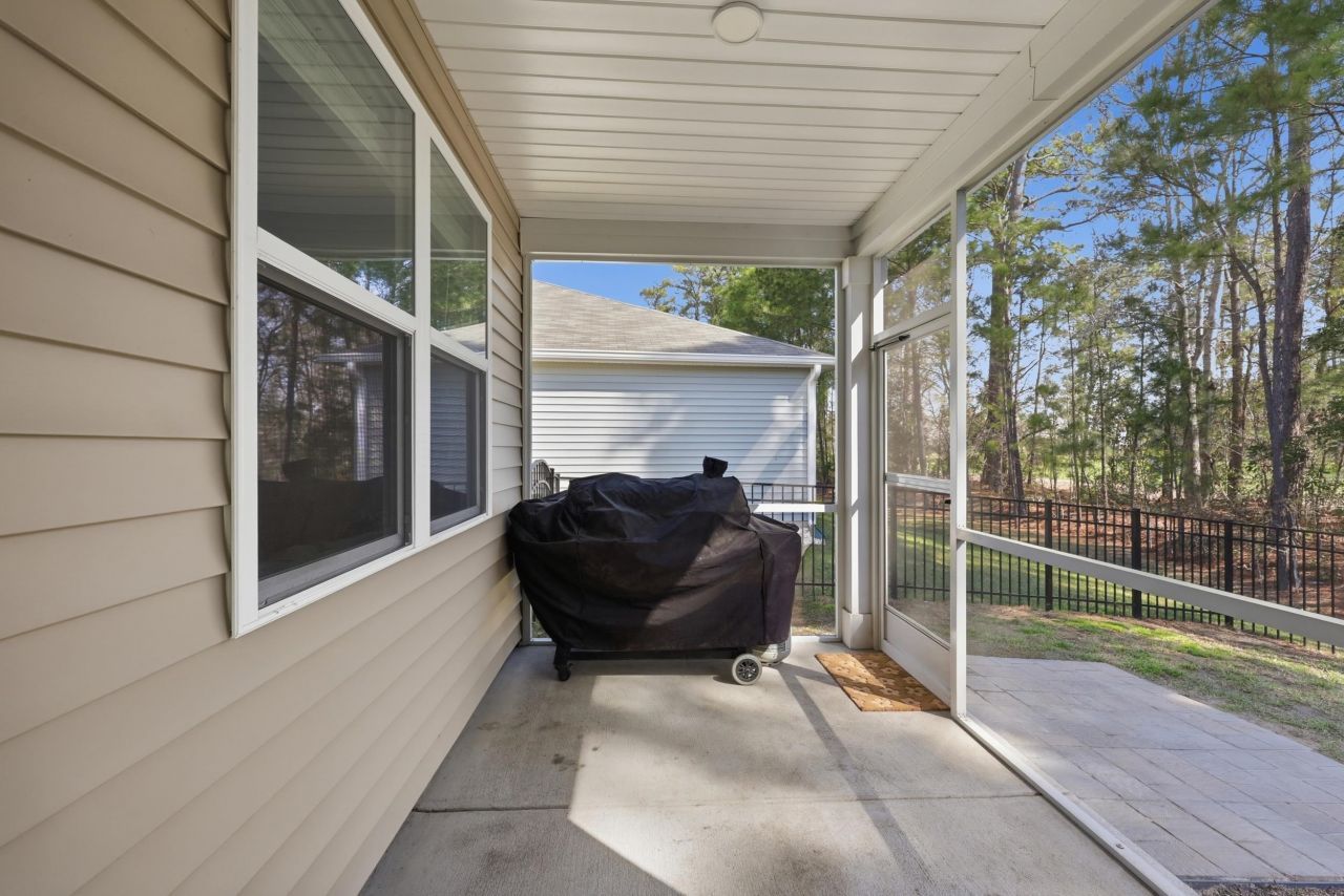 655 Gryffindor Dr. Photo 24