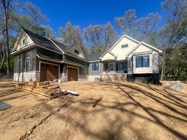 53300 Summer Breeze Drive, South Bend, IN 46637