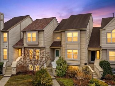 6185 STONEPATH CIRCLE, CENTREVILLE, VA 20120