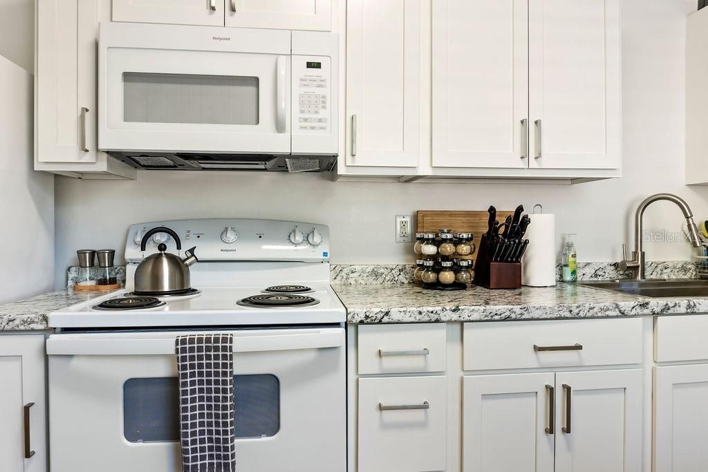 825 NW 19th Avenue , Gainesville, FL 32609 Photo