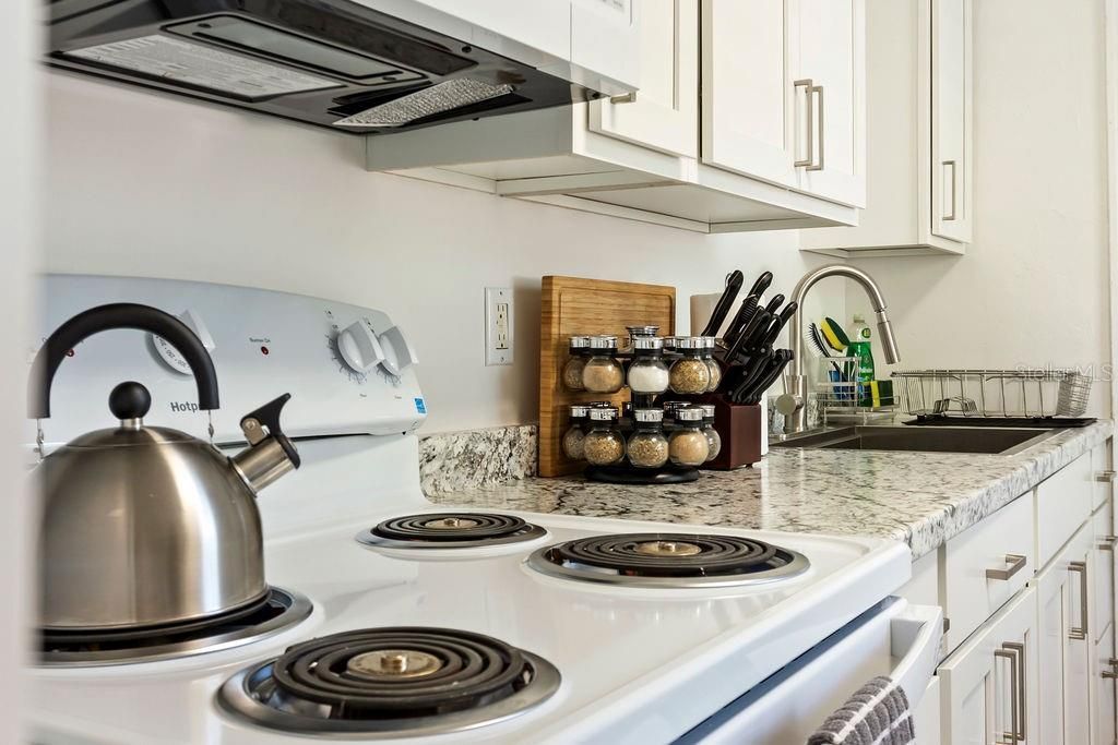 825 NW 19th Avenue , Gainesville, FL 32609 Photo