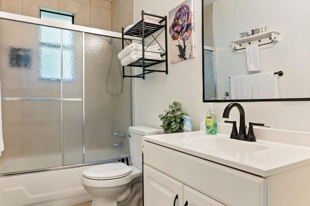 825 NW 19th Avenue , Gainesville, FL 32609 Photo