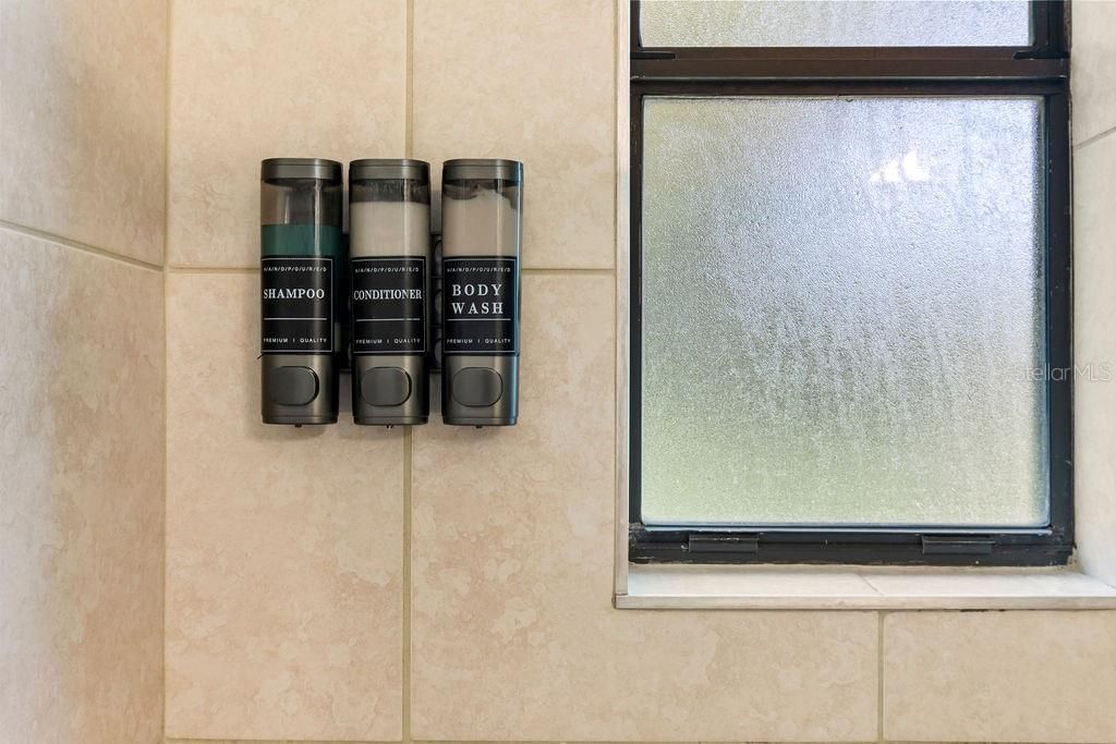 825 NW 19th Avenue , Gainesville, FL 32609 Photo