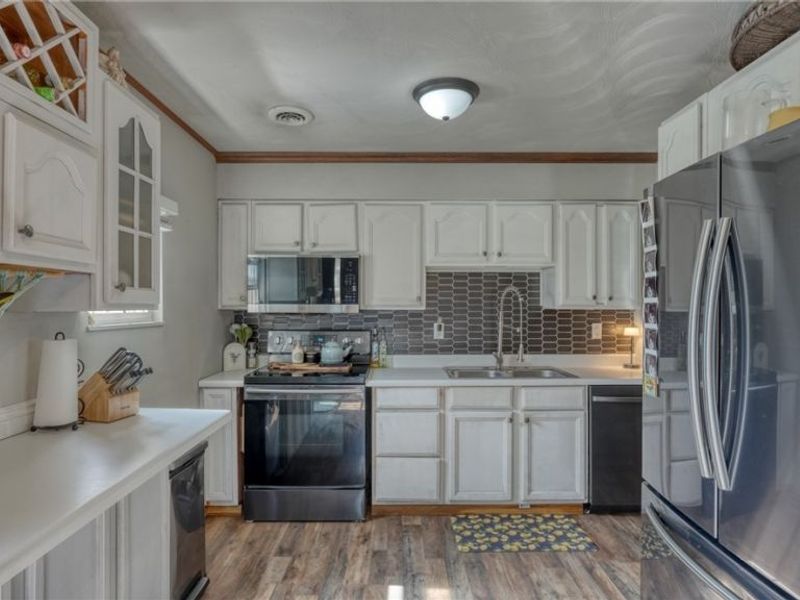 122 Myrna Drive, Cambridge, OH 43725 Photo 12