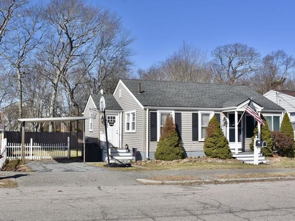 125 Stackhouse Street, Dartmouth, MA 02747