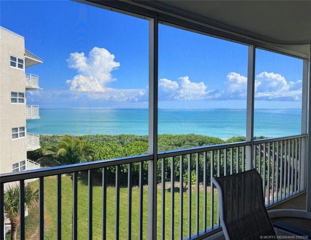 529 NE Plantation Road, Unit 310, Stuart, FL 34996 Photo