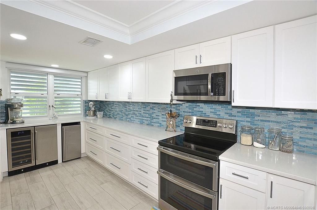 529 NE Plantation Road, Unit 310, Stuart, FL 34996 Photo