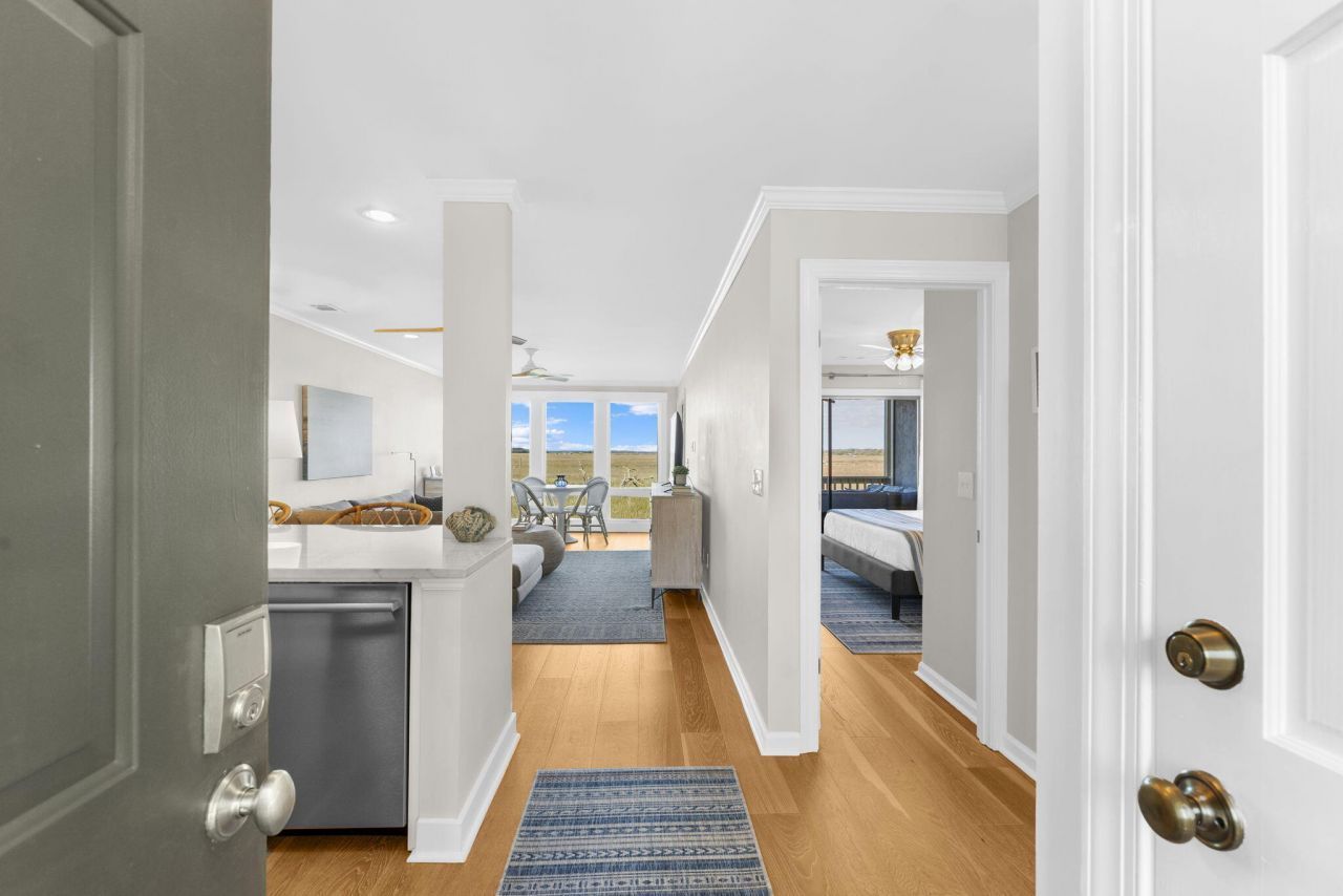 2111 Landfall Way Photo 10