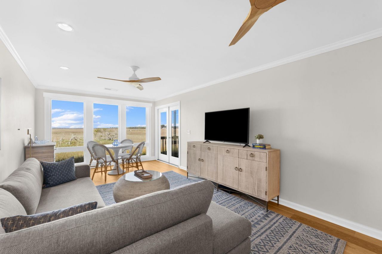 2111 Landfall Way Photo 12