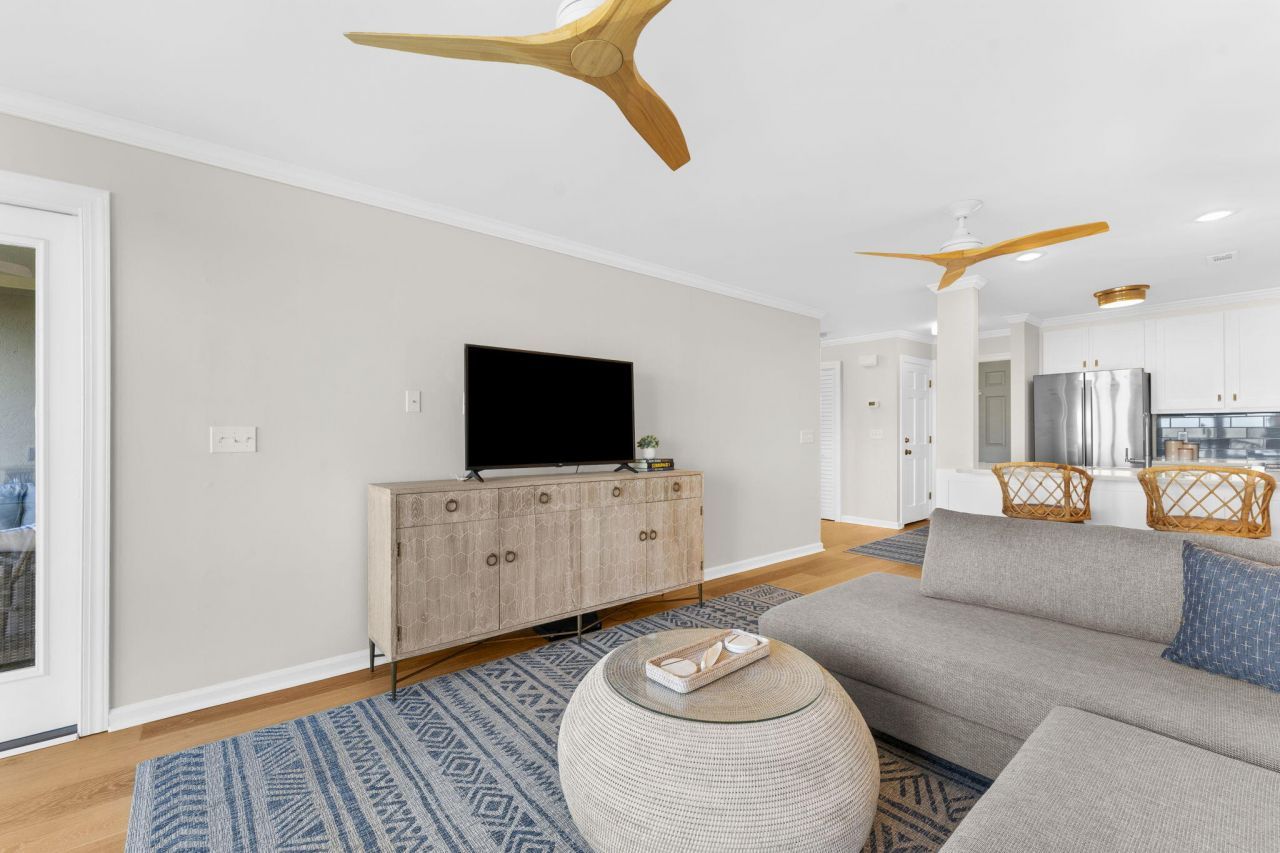 2111 Landfall Way Photo 14