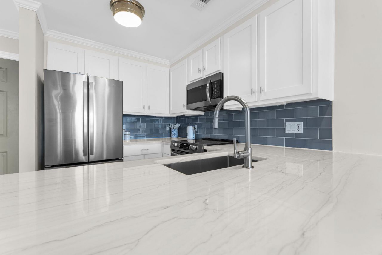 2111 Landfall Way Photo 20