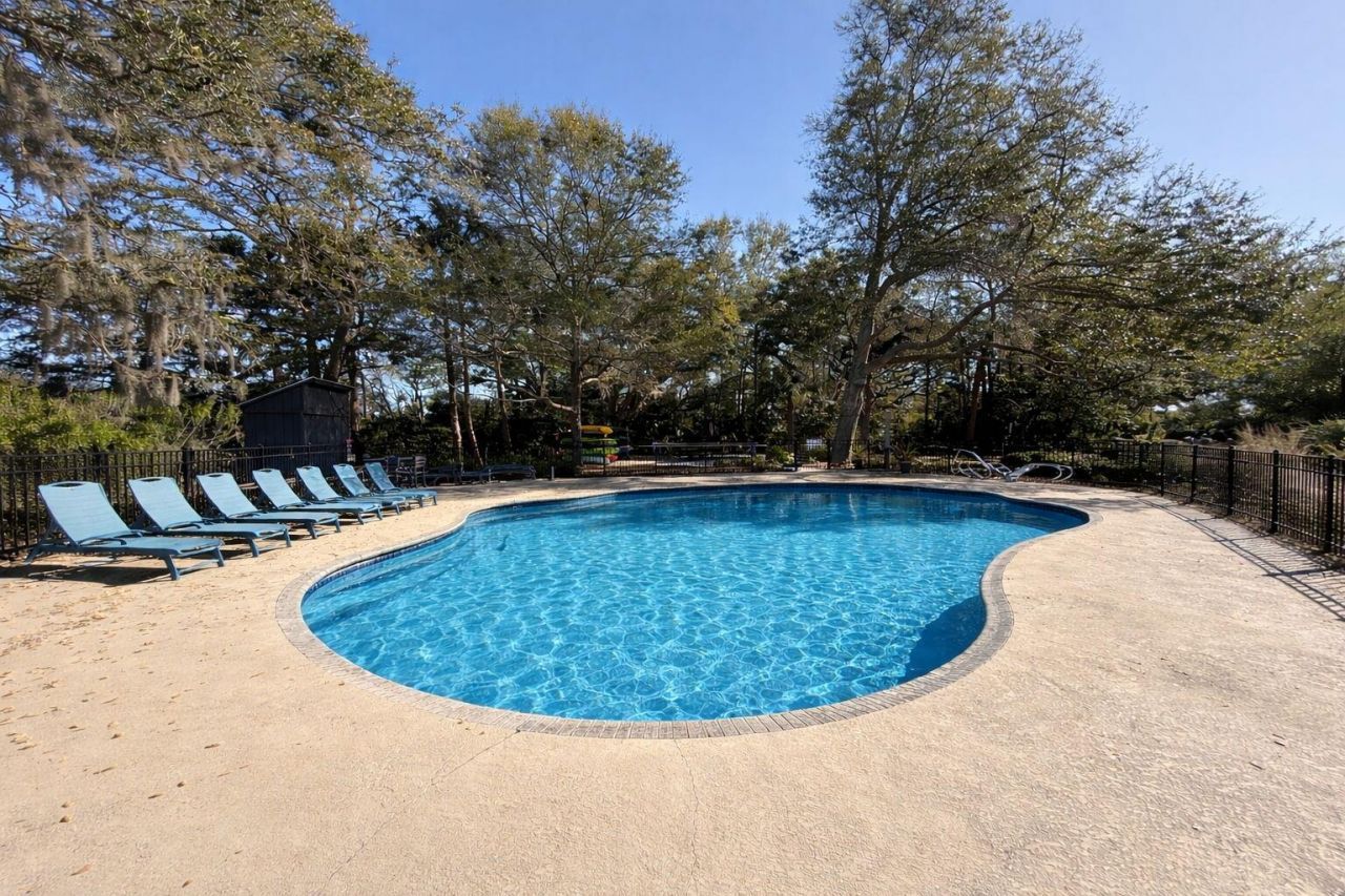 2111 Landfall Way Photo 32