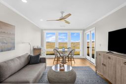 2111 Landfall Way photo 4