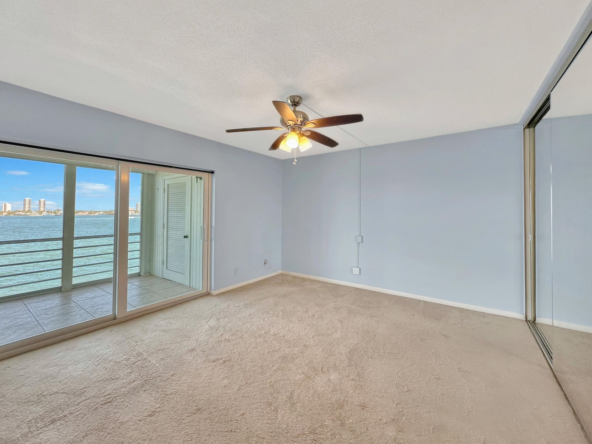 501 Lake Shore Drive, Unit 505, West Palm Beach, FL 33403 Photo