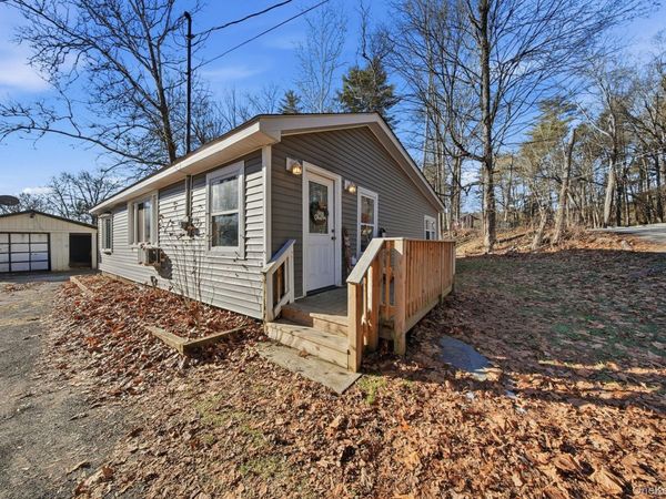 4 Old Road , Cuddebackville, NY 12729