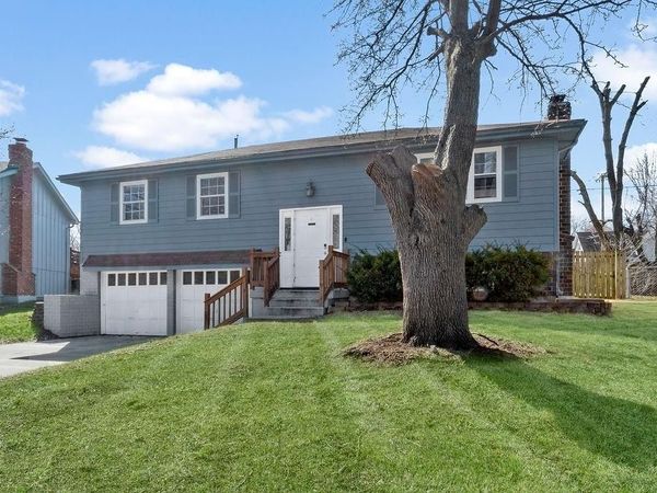 2225 E Taylor Drive, Olathe, KS 66062