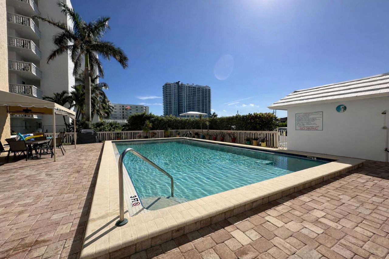 501 Lake Shore Drive, Unit Fifth Floo, West Palm Beach, FL 33403 Photo