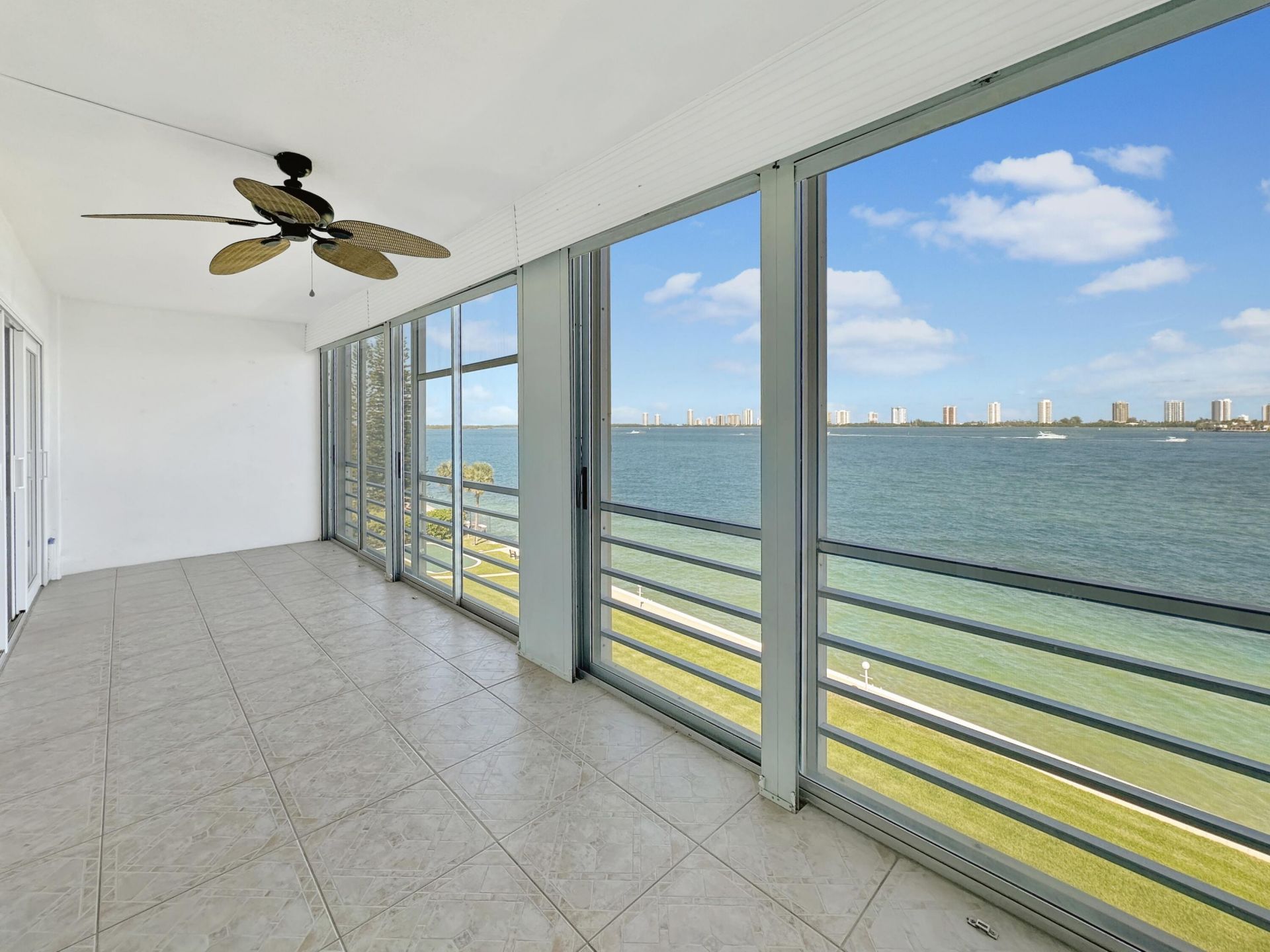 501 Lake Shore Drive, Unit Fifth Floo, West Palm Beach, FL 33403 Photo