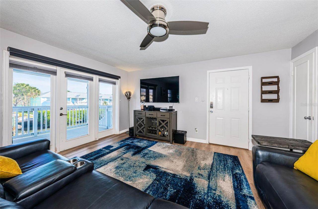 5052 Starfish Drive Se, Unit D, Saint Petersburg, FL 33705 Photo