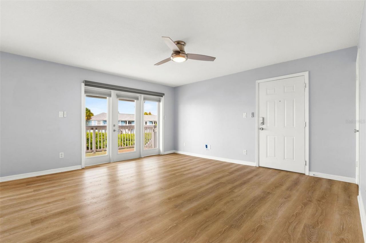 5052 Starfish Drive Se, Unit D, Saint Petersburg, FL 33705 Photo