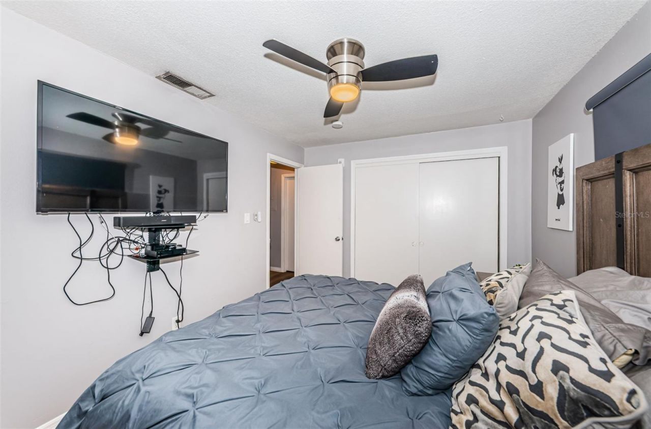 5052 Starfish Drive Se, Unit D, Saint Petersburg, FL 33705 Photo