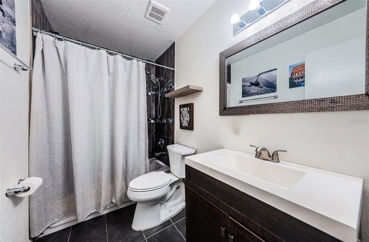 5052 Starfish Drive Se, Unit D, Saint Petersburg, FL 33705 Photo