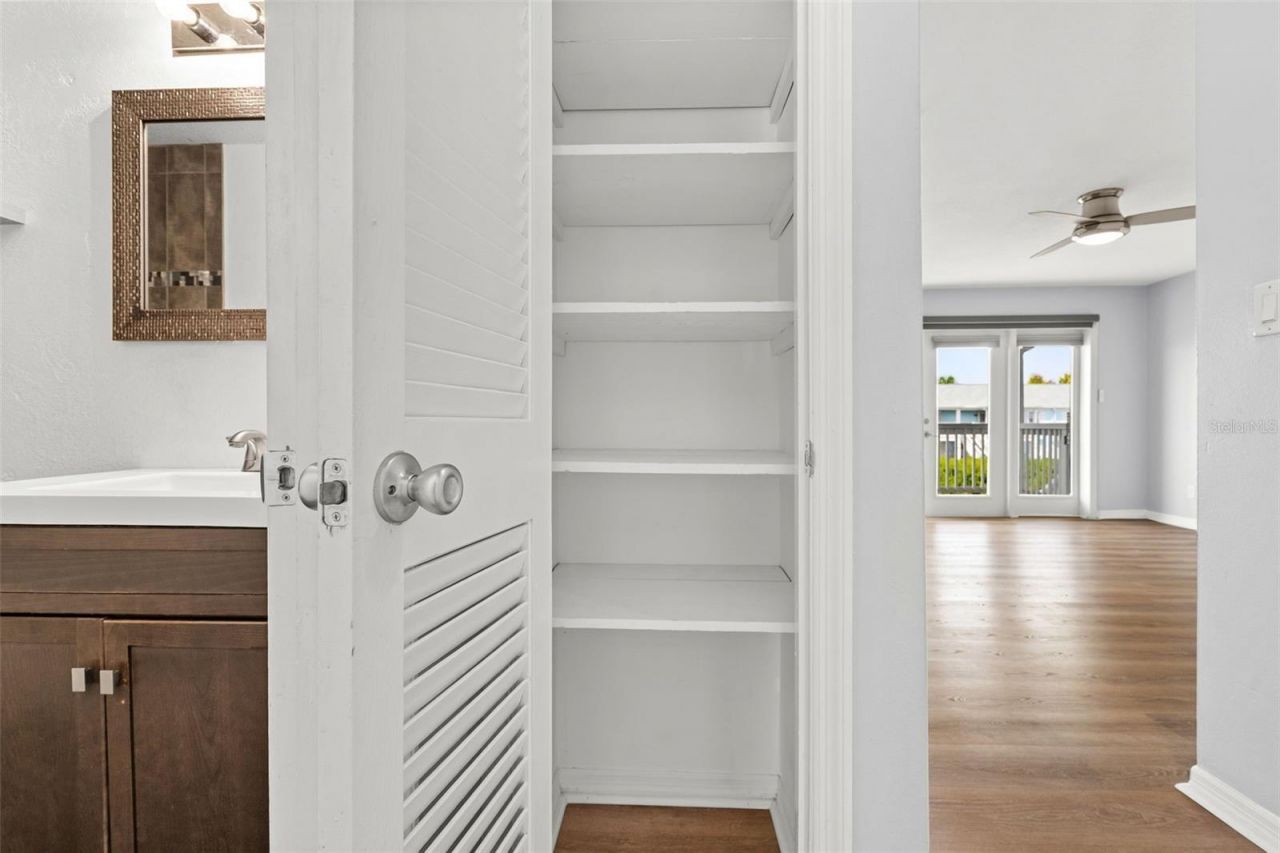 5052 Starfish Drive Se, Unit D, Saint Petersburg, FL 33705 Photo