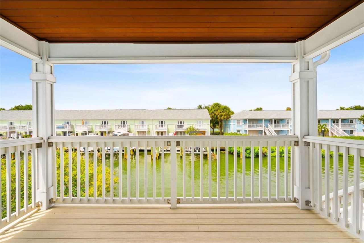 5052 Starfish Drive Se, Unit D, Saint Petersburg, FL 33705 Photo
