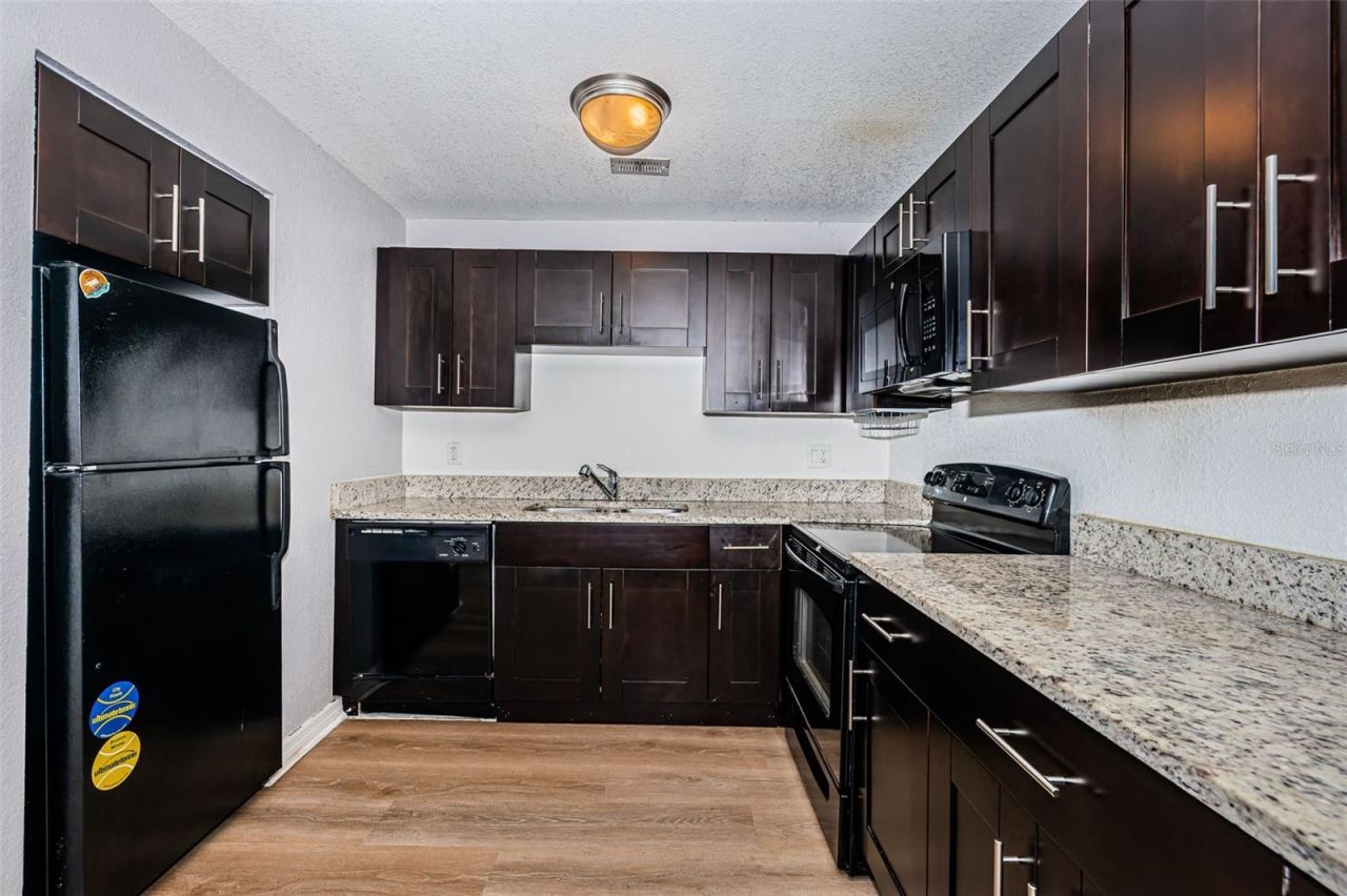 5052 Starfish Drive Se, Unit D, Saint Petersburg, FL 33705 Photo