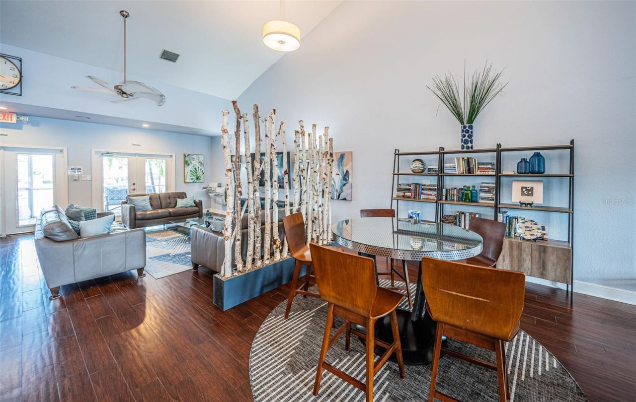 5052 Starfish Drive Se, Unit D, Saint Petersburg, FL 33705 Photo