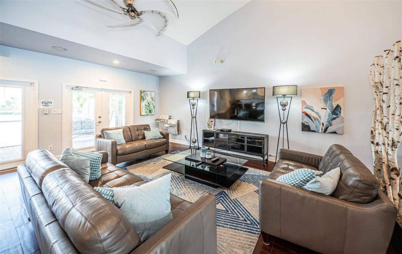 5052 Starfish Drive Se, Unit D, Saint Petersburg, FL 33705 Photo