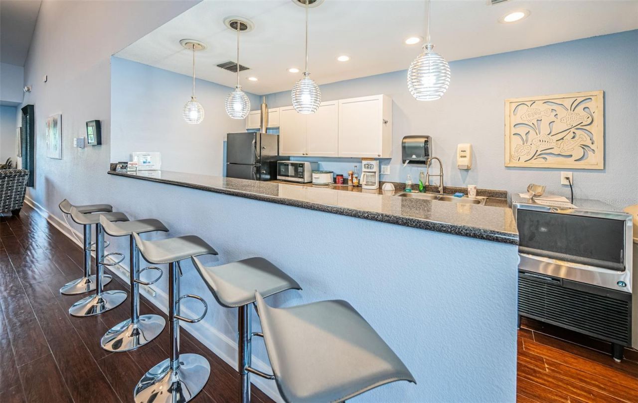 5052 Starfish Drive Se, Unit D, Saint Petersburg, FL 33705 Photo