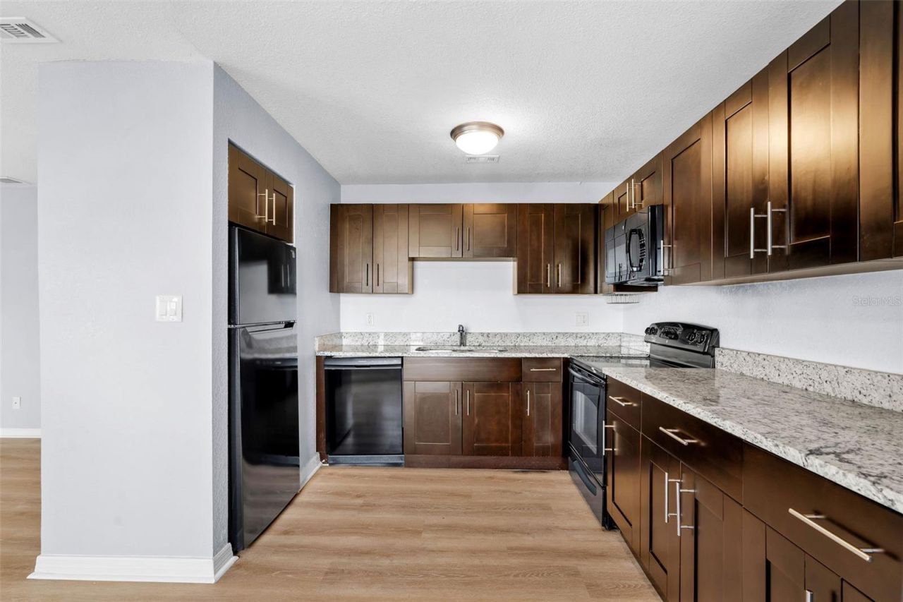 5052 Starfish Drive Se, Unit D, Saint Petersburg, FL 33705 Photo