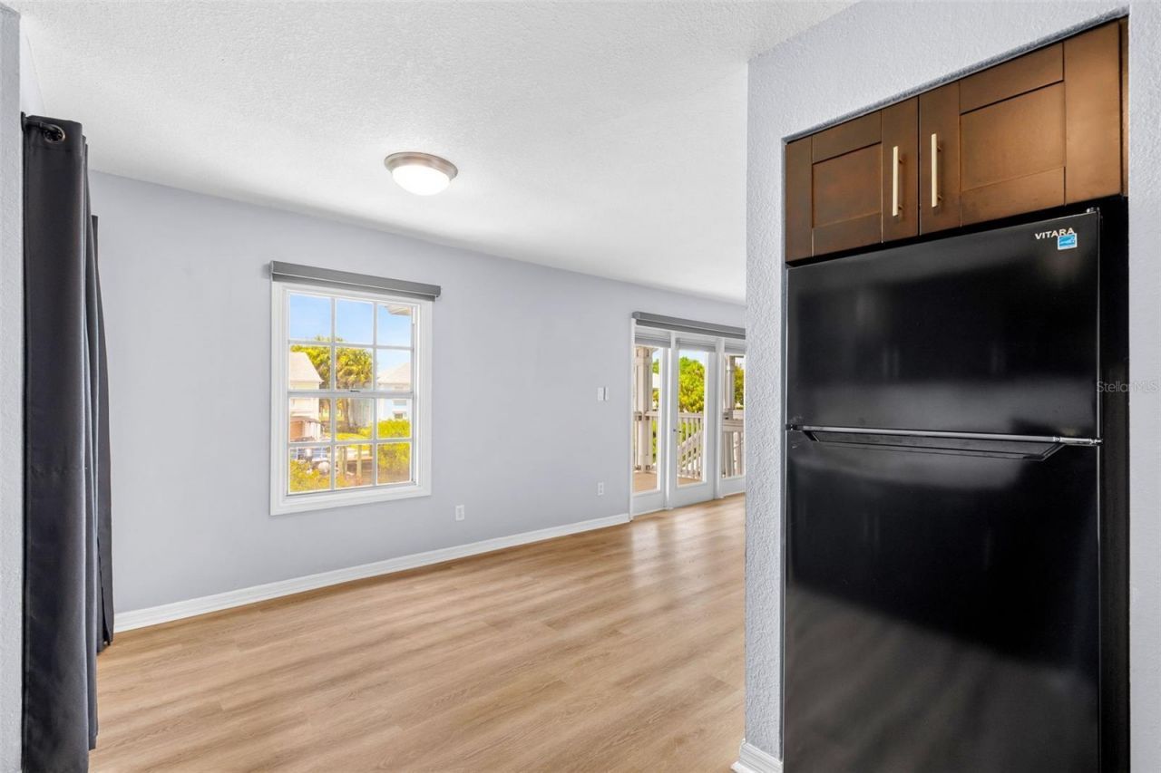 5052 Starfish Drive Se, Unit D, Saint Petersburg, FL 33705 Photo