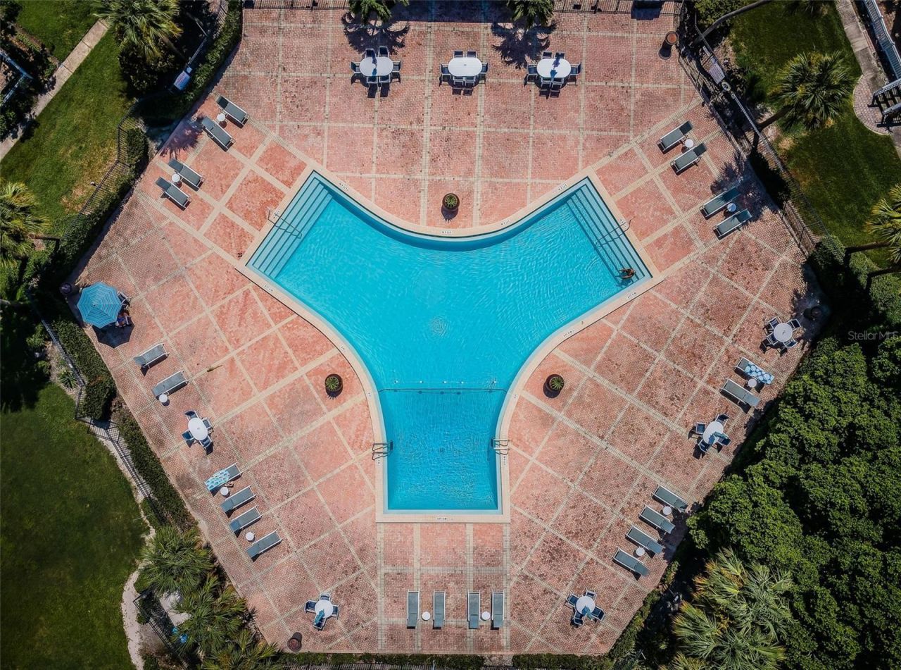 5052 Starfish Drive Se, Unit D, Saint Petersburg, FL 33705 Photo