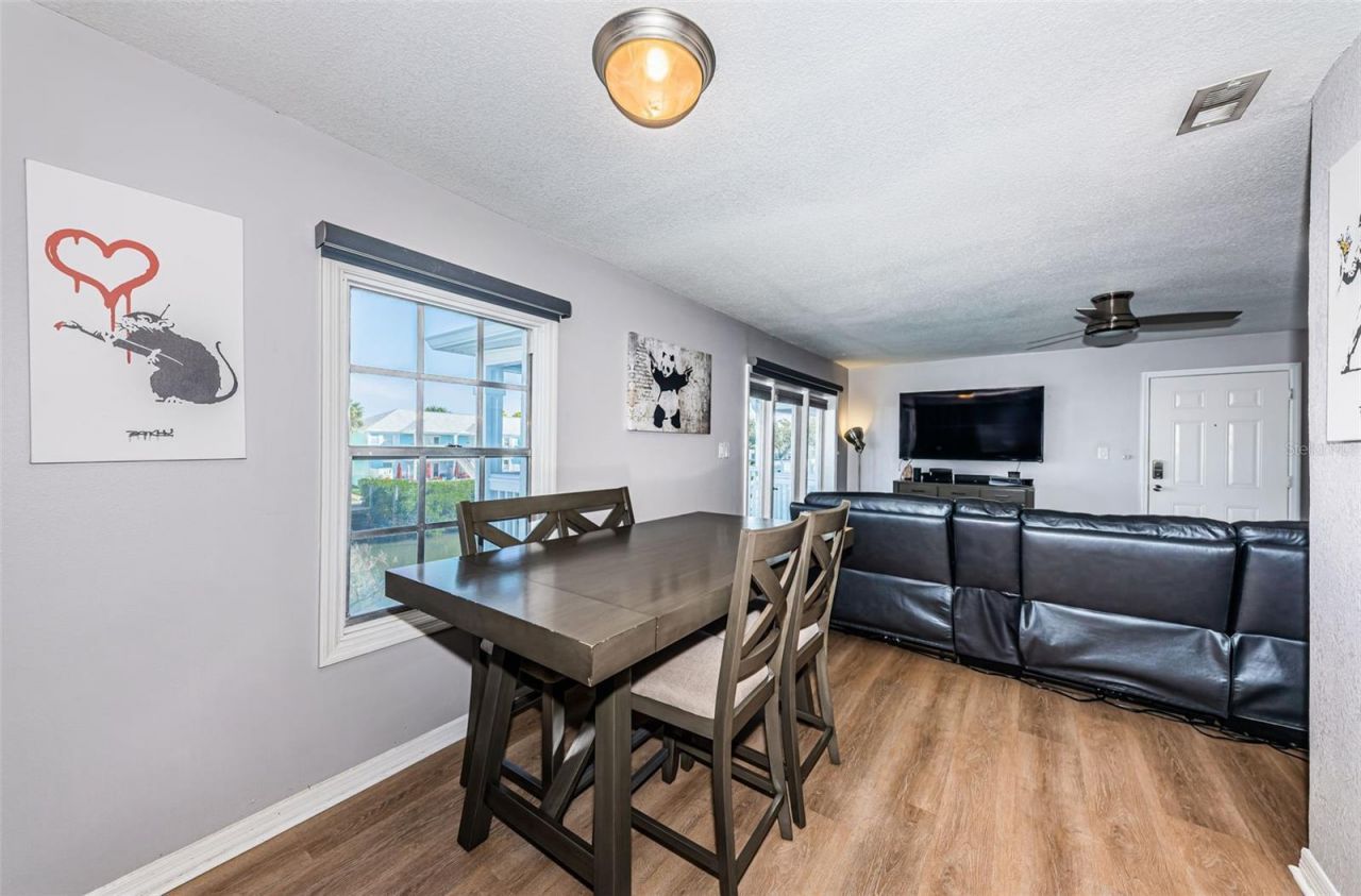 5052 Starfish Drive Se, Unit D, Saint Petersburg, FL 33705 Photo