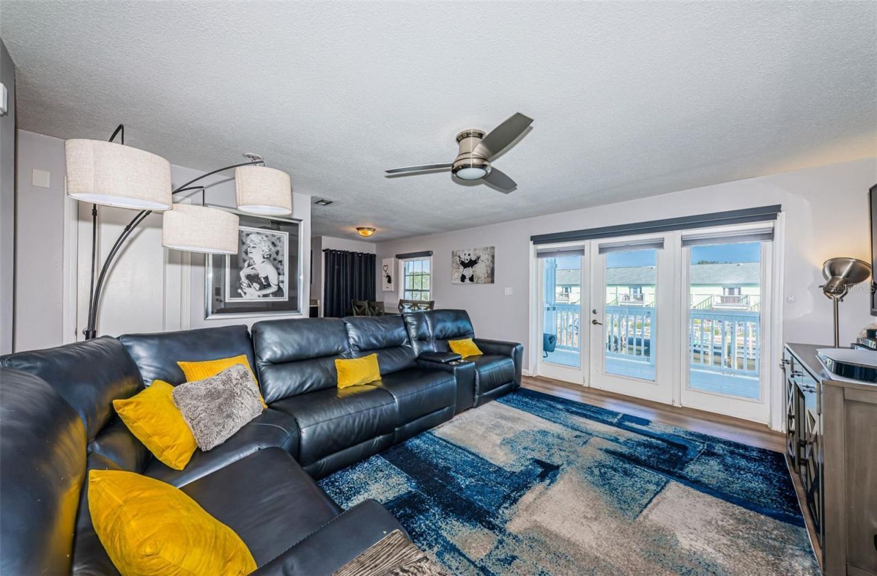 5052 Starfish Drive Se, Unit D, Saint Petersburg, FL 33705 Photo