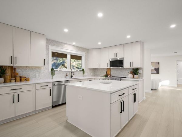 404 Bittern CIR, Buda, TX 78610