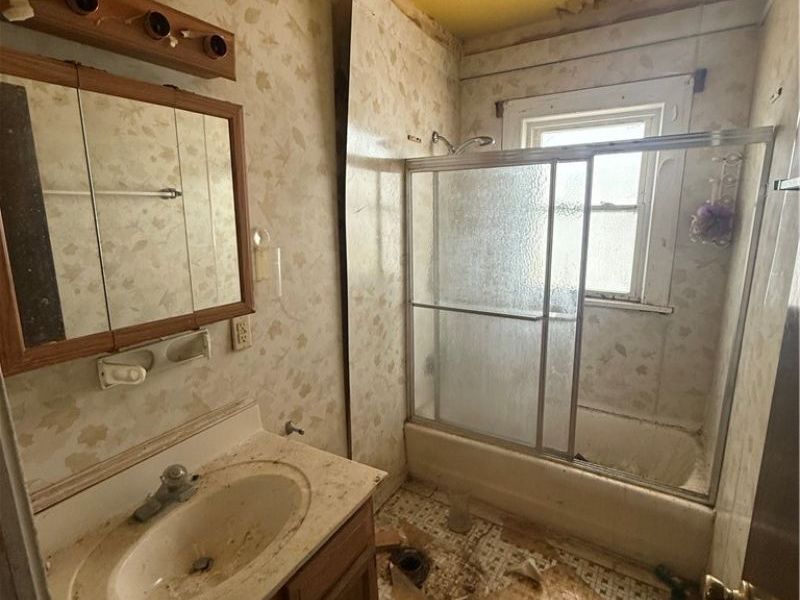 13605 Melzer Avenue, Cleveland, OH 44120 Photo 9