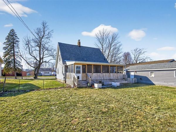8679 State Road, Millington Vlg, MI 48746