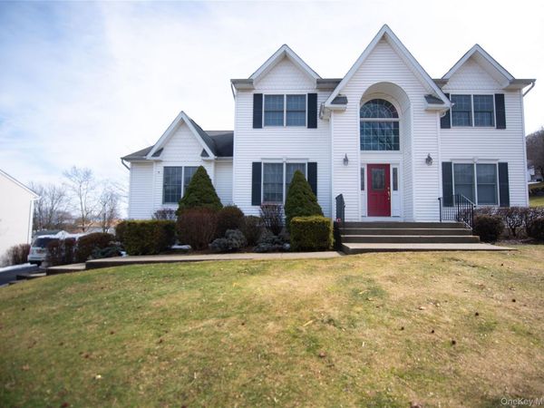 17 Oakley Boulevard , Garnerville, NY 10923