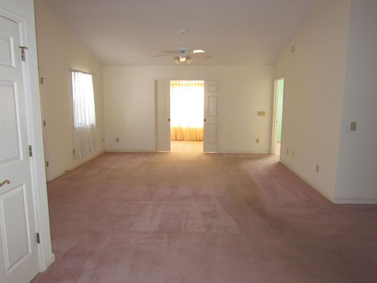 1403 Sunningdale Ln. Photo 5