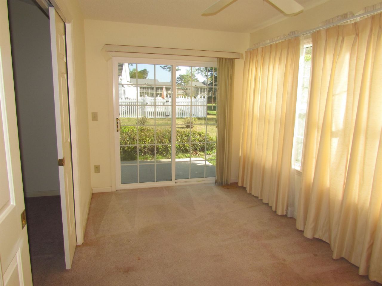 1403 Sunningdale Ln. Photo 6