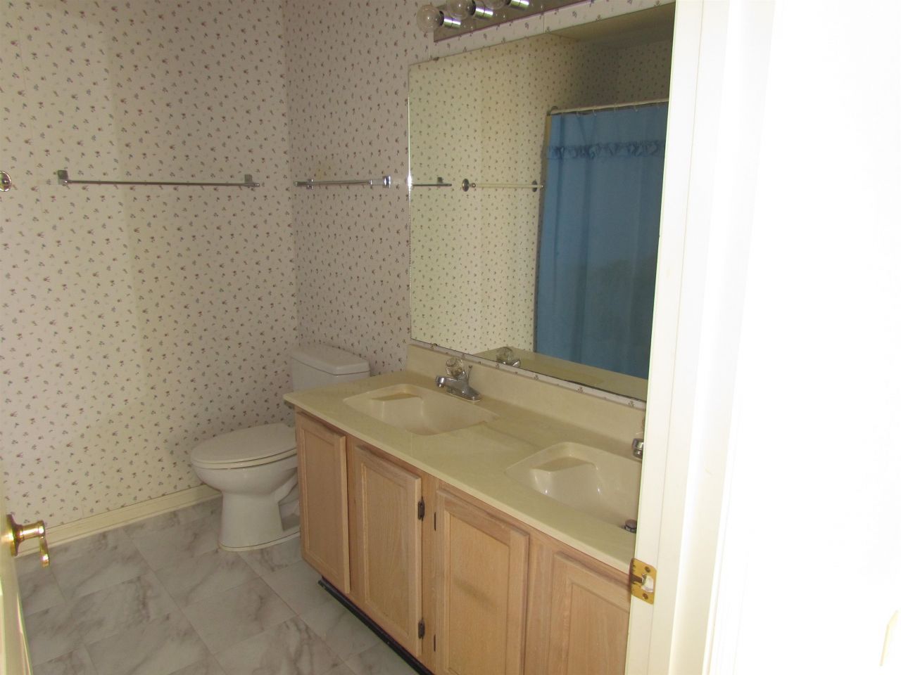 1403 Sunningdale Ln. Photo 9