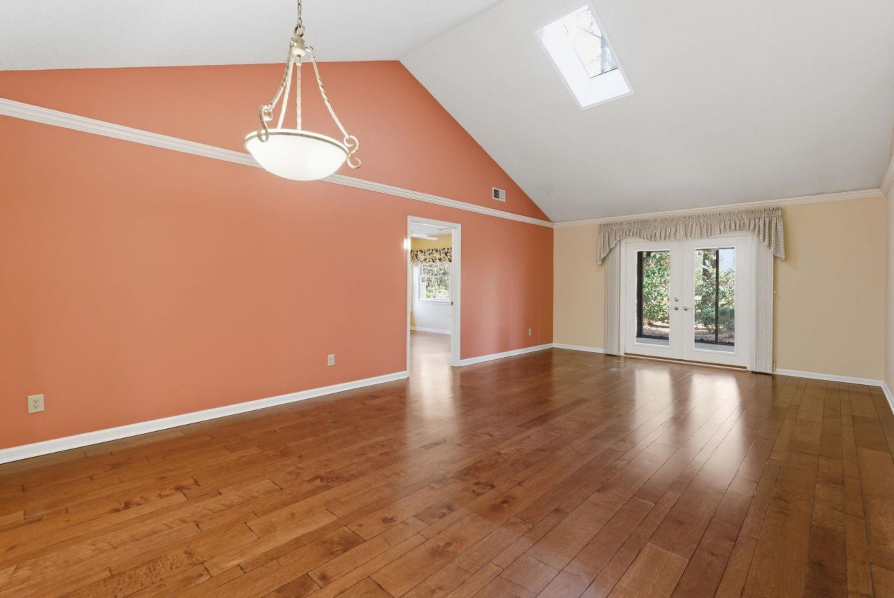 103 Timberline Dr. Photo 6