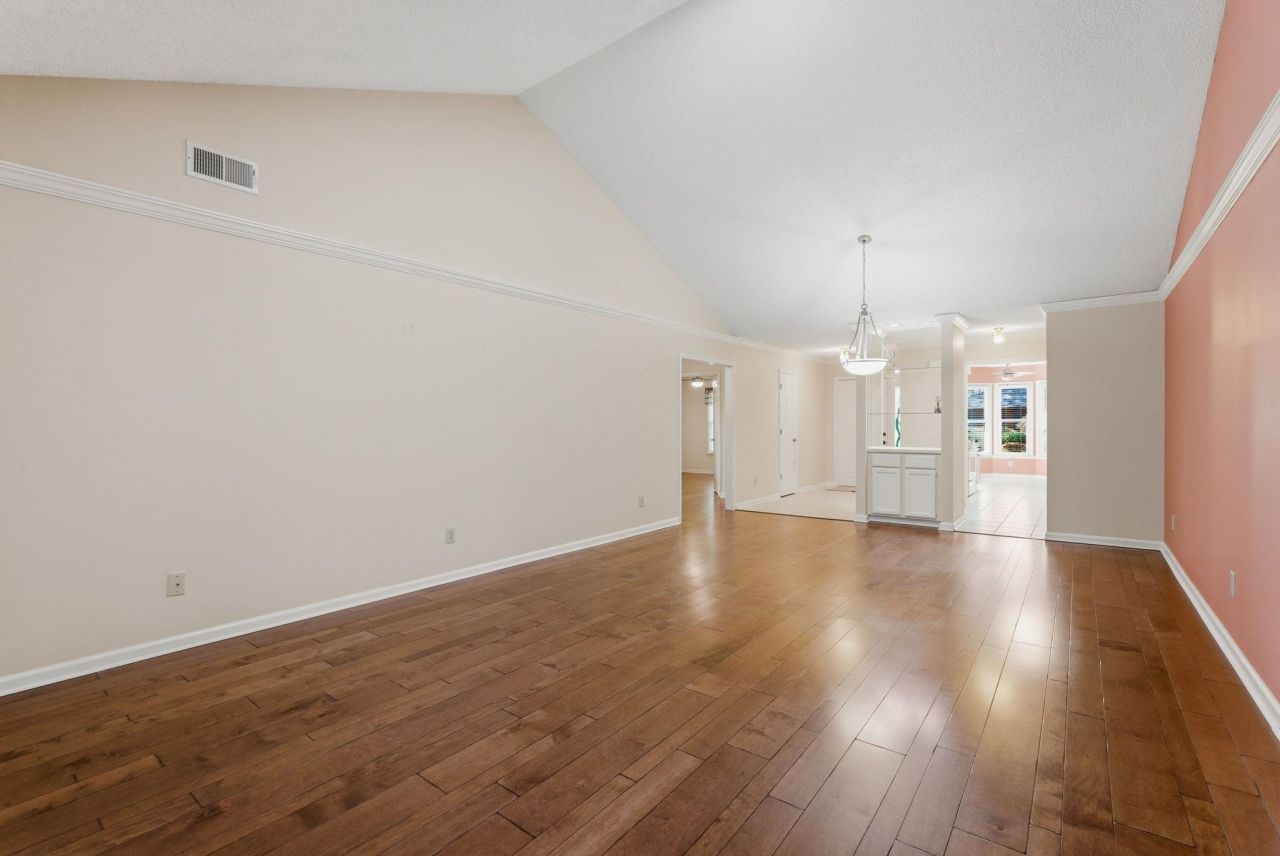 103 Timberline Dr. Photo 8