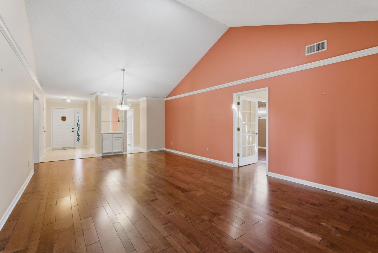 103 Timberline Dr. Photo 9